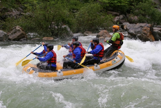  Rafting para team building 